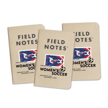 Women's Soccer Field Notes® 笔记本